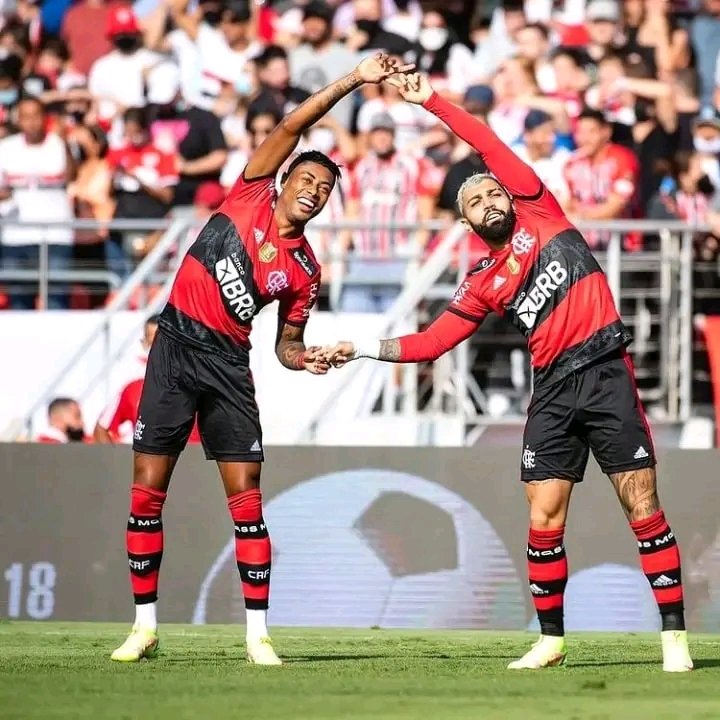 Que saudade de ver B. Henrique e Gabigol jogando juntos e fazendo essa comemoração 🥺❤️
