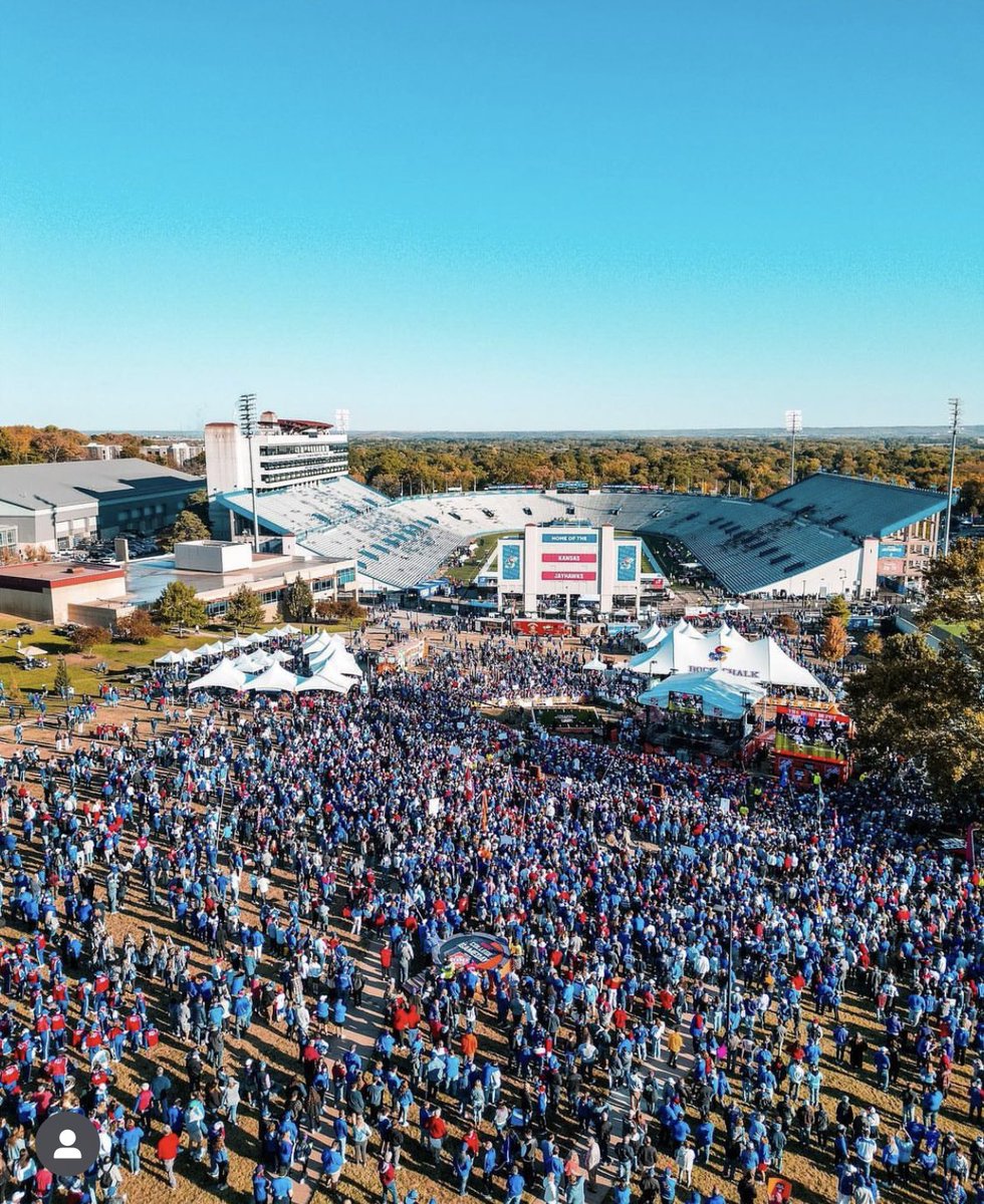 Drone Lawrence tweet media