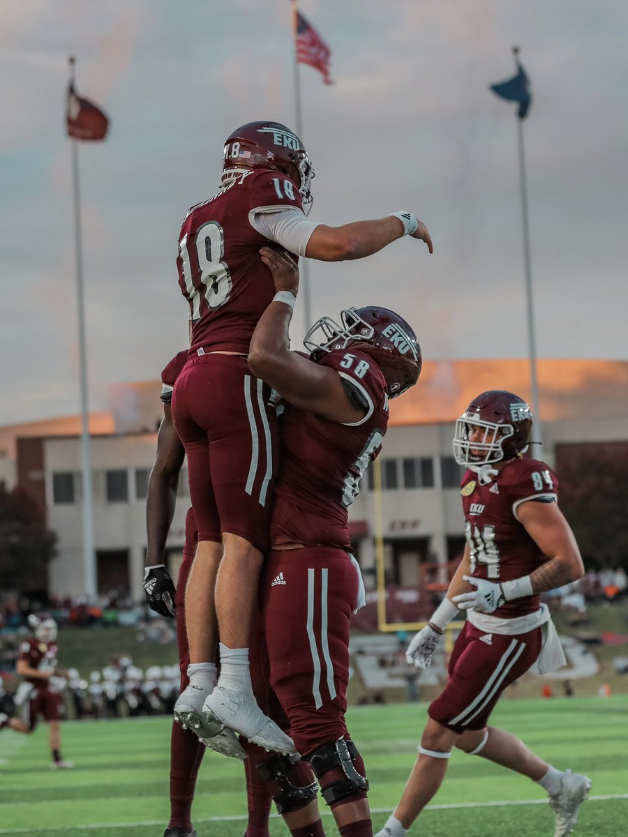 hudsongray2's tweet photo. Blessed to receive my first offer from Eastern Kentucky University! @Cox83Caleb @EKUWWells @coacharichman @EKUFootball @NW_Bruins @DeeJayyPrather7 @nwbruincoach @fisher8744 https://t.co/honTlt8gQJ