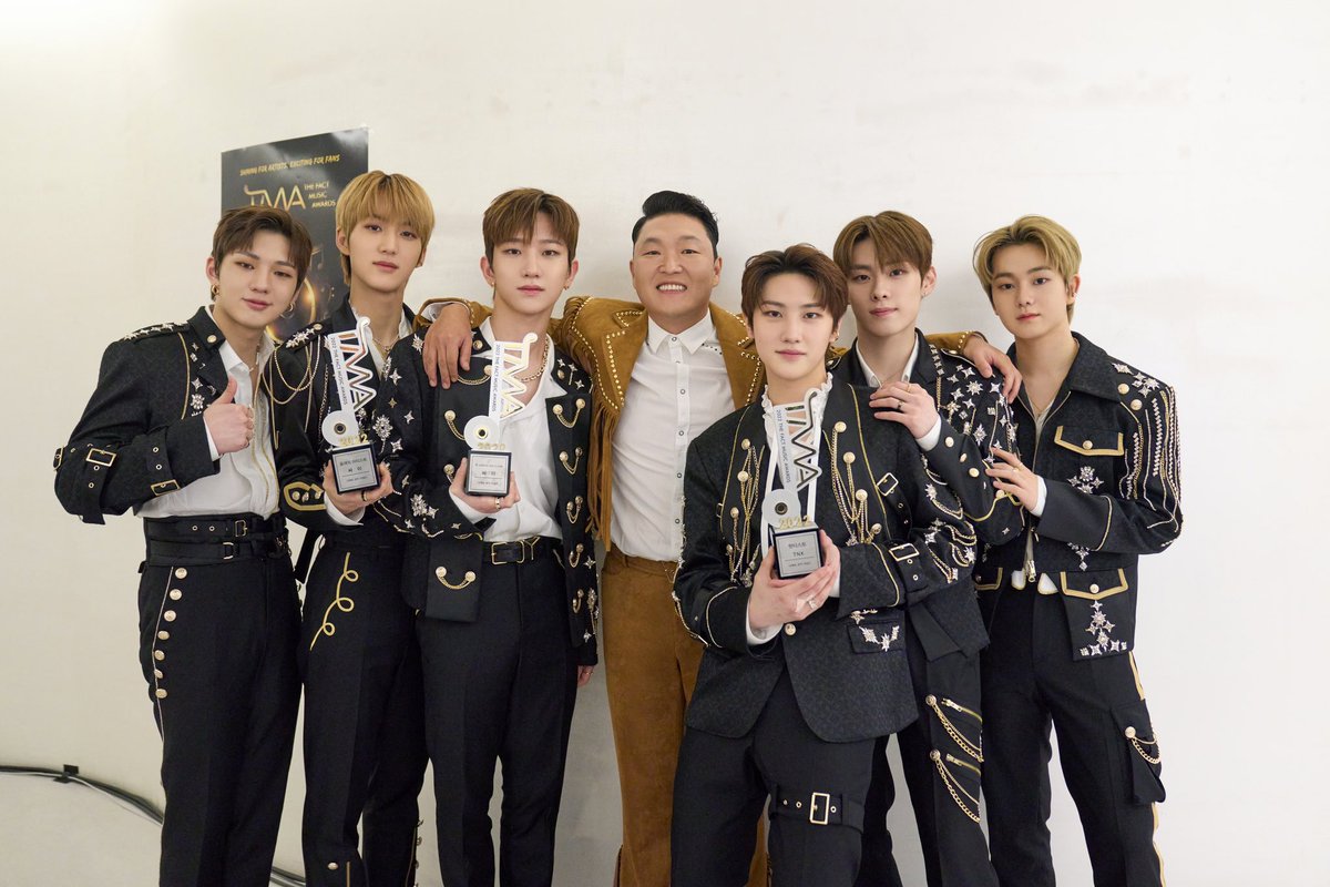 OfficialPnation's tweet photo. [P NATION]
2022 THE FACT MUSIC AWARDS
Artist of the Year &amp; Hot Stage of the Year #PSY
Hot Artist #TNX 
Congrats on your wins 🏆🏆🏆

#PNATION #피네이션
#PSY #싸이
#TNX
#TMA #TMA2022 https://t.co/K7Y8A6Ff9Y