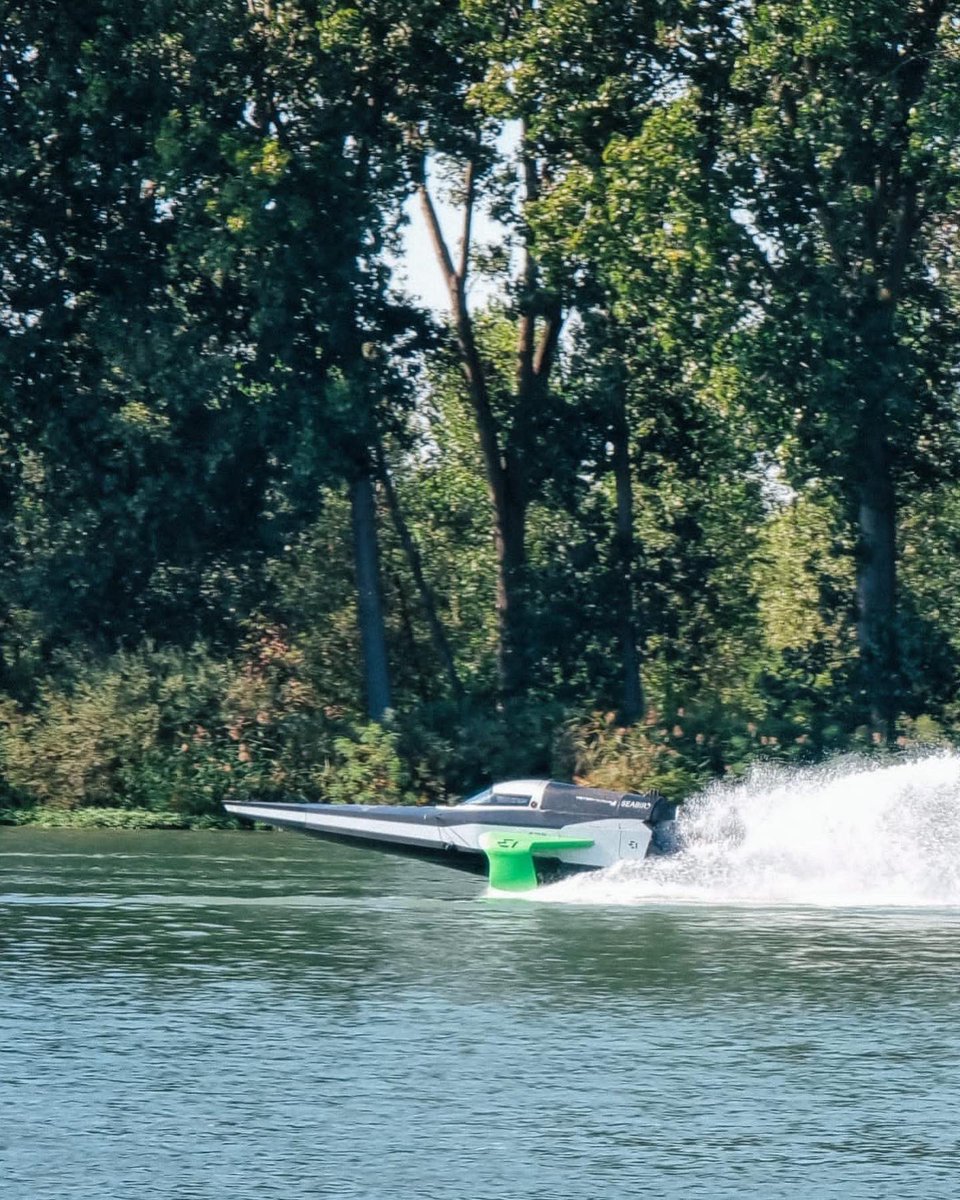 Weekend dip 🌊🌅

RaceBird Proto 1 testing is back underway after recent public demos in Venice, Monaco and Rotterdam ⚡️

#E1Series | #ChampionsOfTheWater