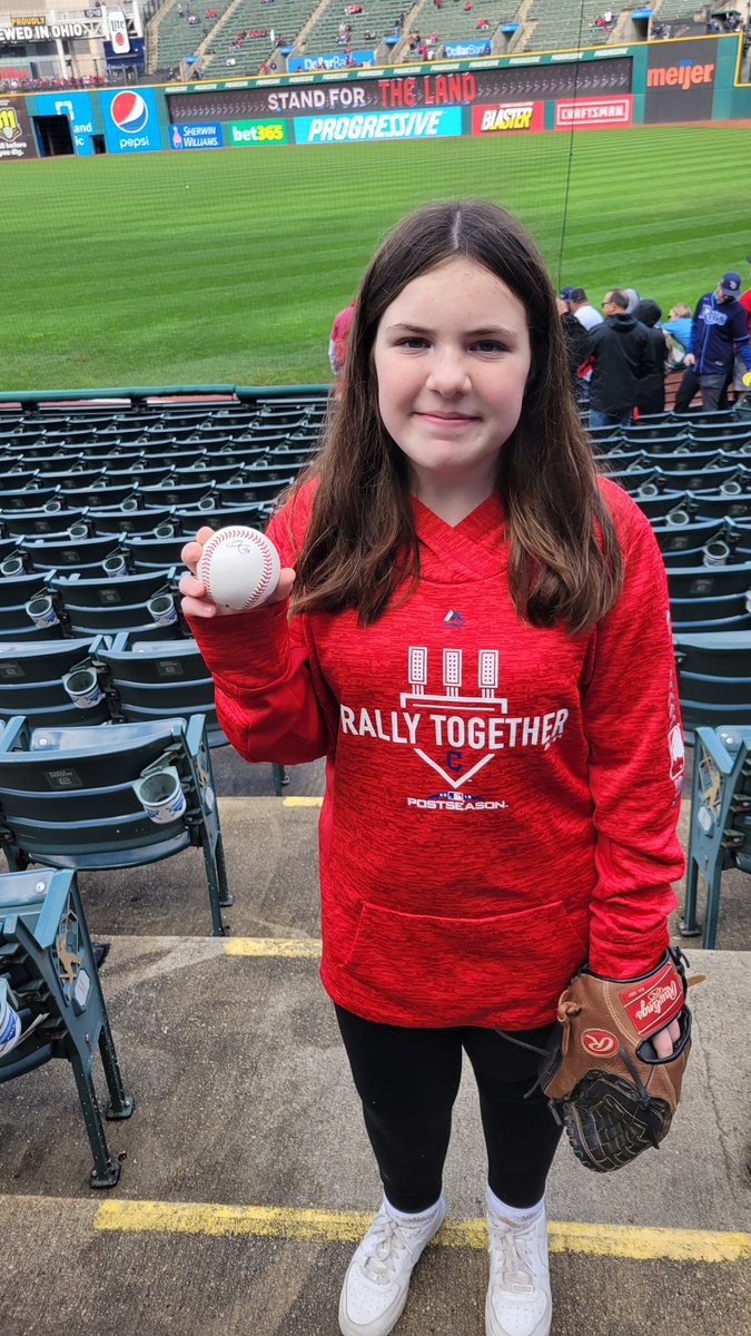 szeremdf's tweet photo. Got down early to the @CleGuardians game for BP and came away with a ball. We spotted @CKluber signing autographs and he was kind enough to sign her ball! #ForTheLand #FirstPlayoffGame https://t.co/D2F8vfvyEr