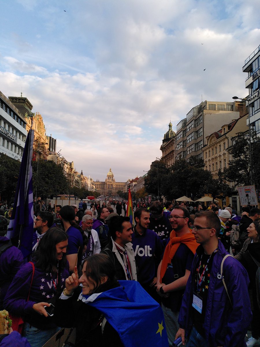 sim_palla's tweet photo. Getting ready for the public action #VoltAG 💜⚡ https://t.co/TfmAx7Tjuc