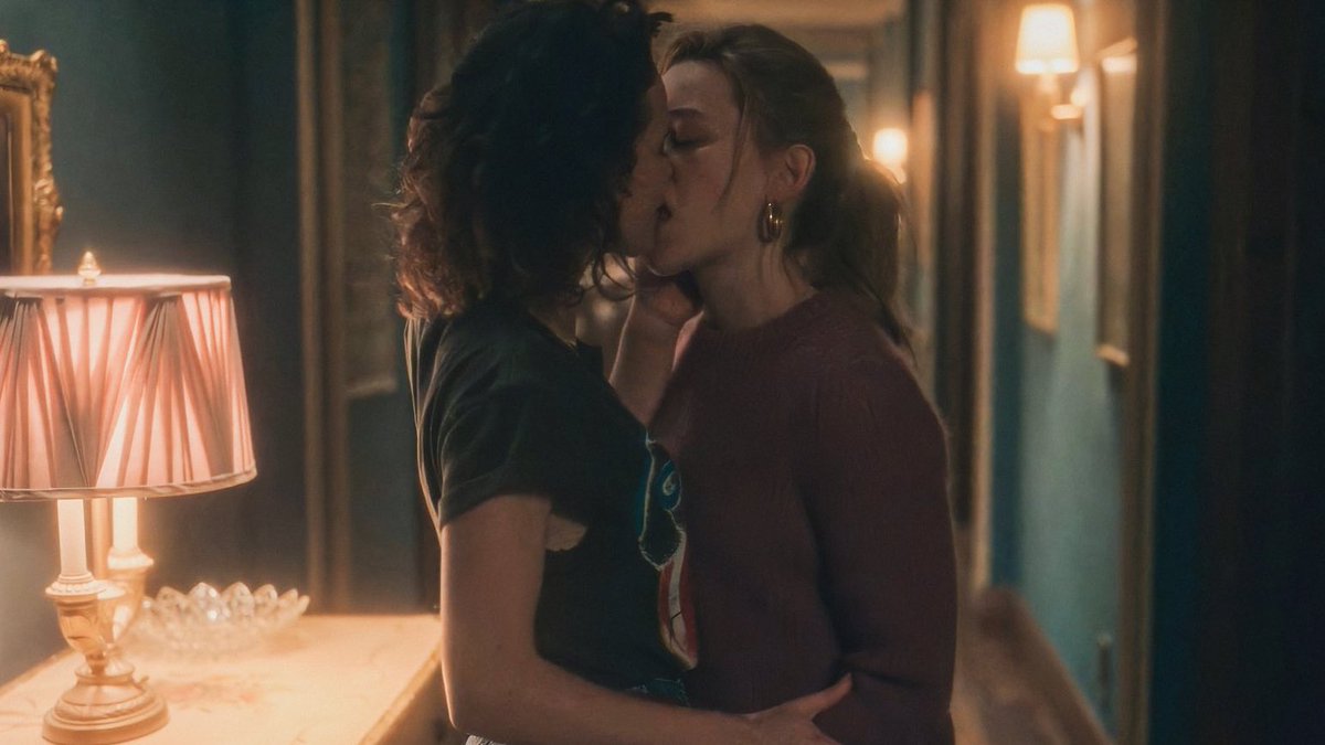 happy lesbian day to them, my favourite lesbians 🫶🏻
