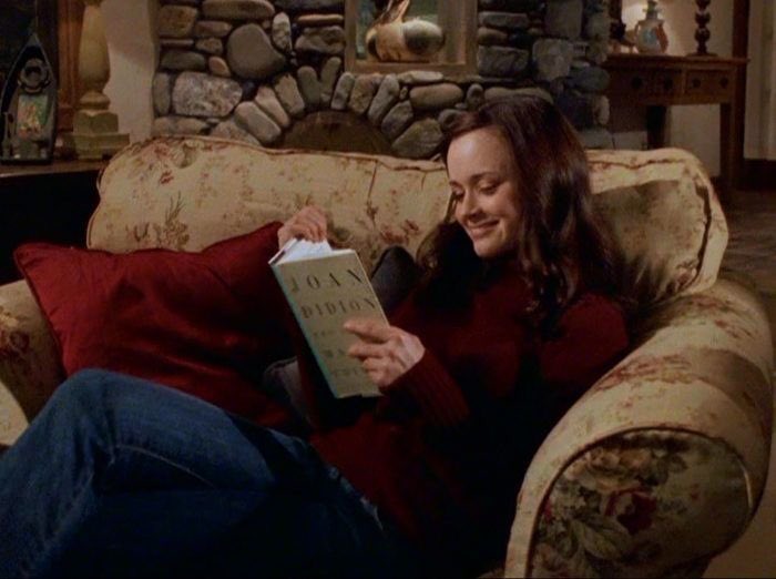 happy birthday to my favorite book lover, rory gilmore <3