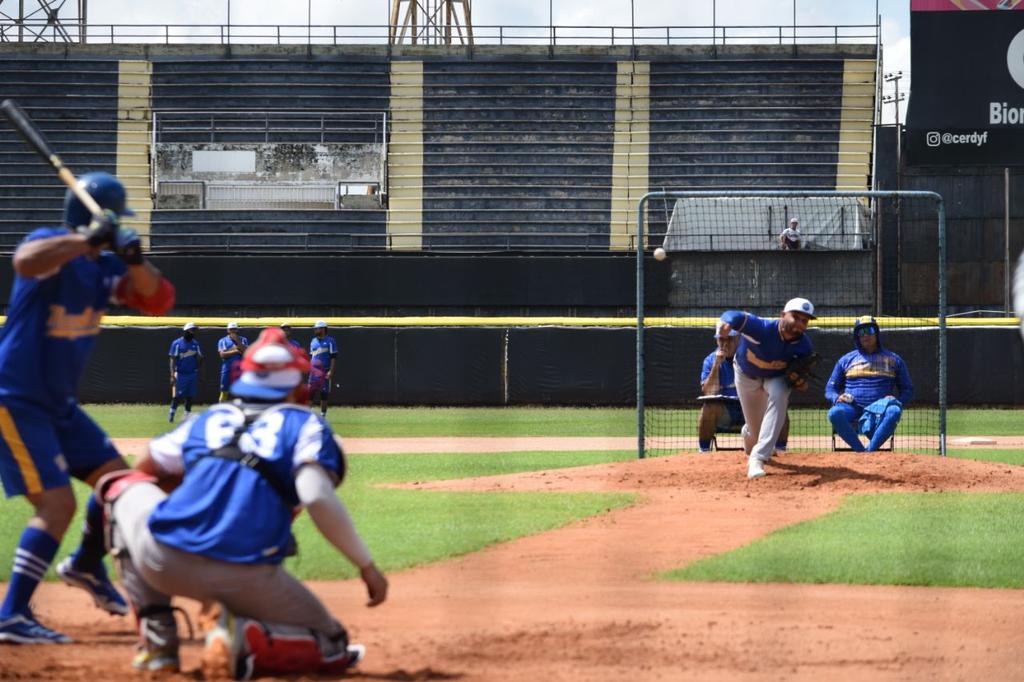Magallanes_bbc's tweet photo. ¡Feliz sábado, magallaneros!🚢⚾

Seguimos preparándonos en nuestro sexto día de pretemporada, realizando práctica de bateo en vivo. 💪

Hoy no hubo incorporaciones en el equipo. 

#SomosMagallanes #MagallanesCampeon https://t.co/ujCICMsH3V
