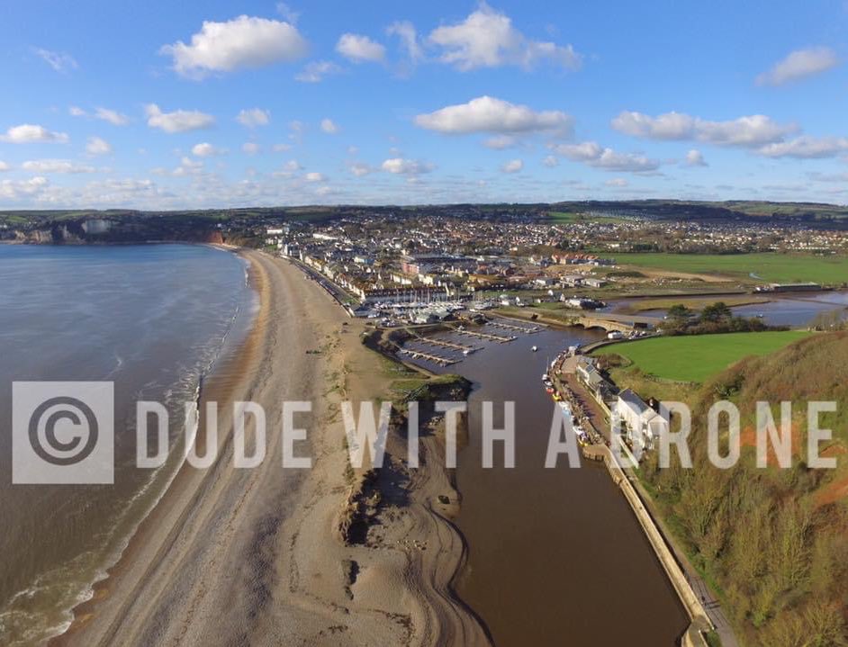 From East to West looking along Seaton Beach &amp; Axmouth Harbour. 🌊🛥⚓️📸 #DwaD #DudewithaDrone #dronephotography #devonhour