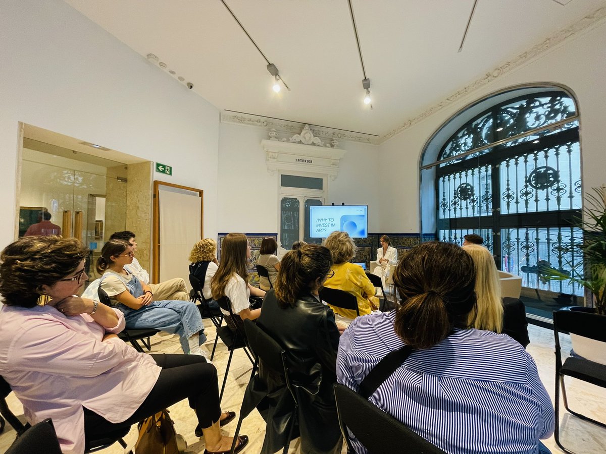 AlexQueizan's tweet photo. Es una suerte contar con Oliver Elst y Laura del Arco de #PriorArtSpace que han venido a Madrid a dar una charla sobre “Cómo invertir en arte” solo para Amigos del @MuseoThyssen. Una actividad más de las muchas que están ocurriendo en el #30aniversario del museo de todos. 👏🏻🥳 https://t.co/VBfSL52pN8