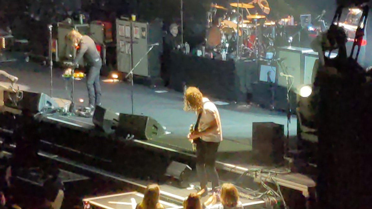smoochraytoro's tweet photo. ray saying hi to the babyyyy https://t.co/MnKgnA1p2t