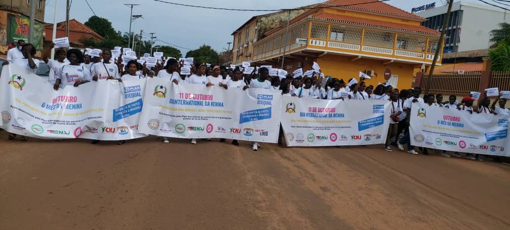 tonichibi's tweet photo. From education and health to gender equality, Guinea-Bissau youth, especially girls, marched today for 3 miles as they want to be recognised and valued as drivers of lasting political change. @PlanWACA @rotimy_djossaya @PlanGnb
 
#IDG2022
#EqualPowerNow
#GirlsGetEqual https://t.co/UaewtKncGX