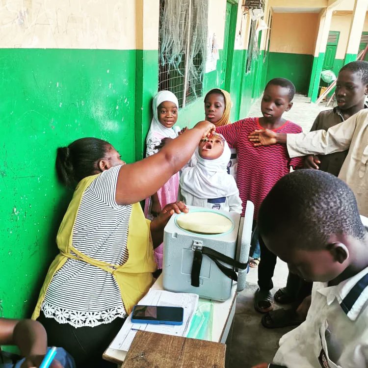 tlfghana's tweet photo. Children aged 0 to 5 are currently receiving the second round of #Polio vaccines. To ensure that no child is left behind, @tlfghana is on the ground monitoring the exercise and mobilising caregivers in support of @unicefghana #SBCUnit @_GHSofficial
#TLFGhana #UNICEFGhana #GHS https://t.co/JkayyT8J0x