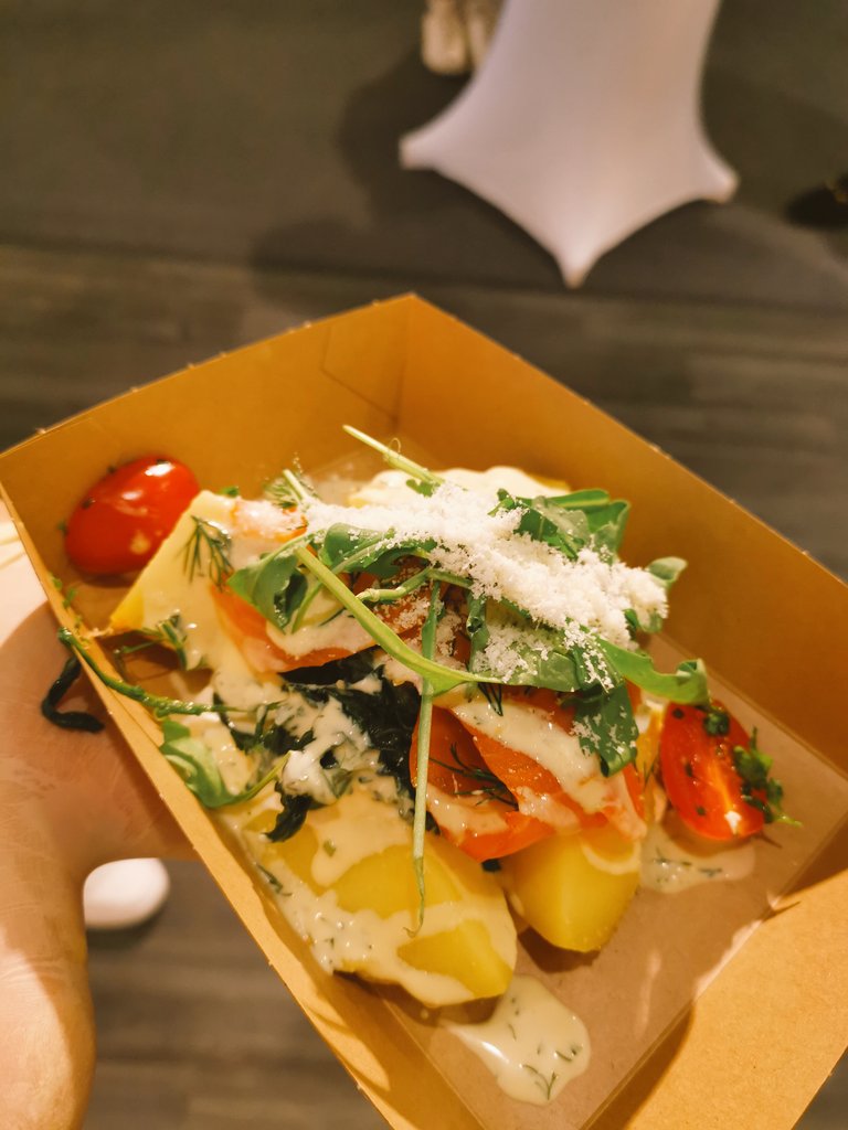 Best soul food for hungry people at our booth <a href="/artstadt/">ArtStadt</a> in the city center of Hamburg. #ausstellung #exhibition #hamburgkunst