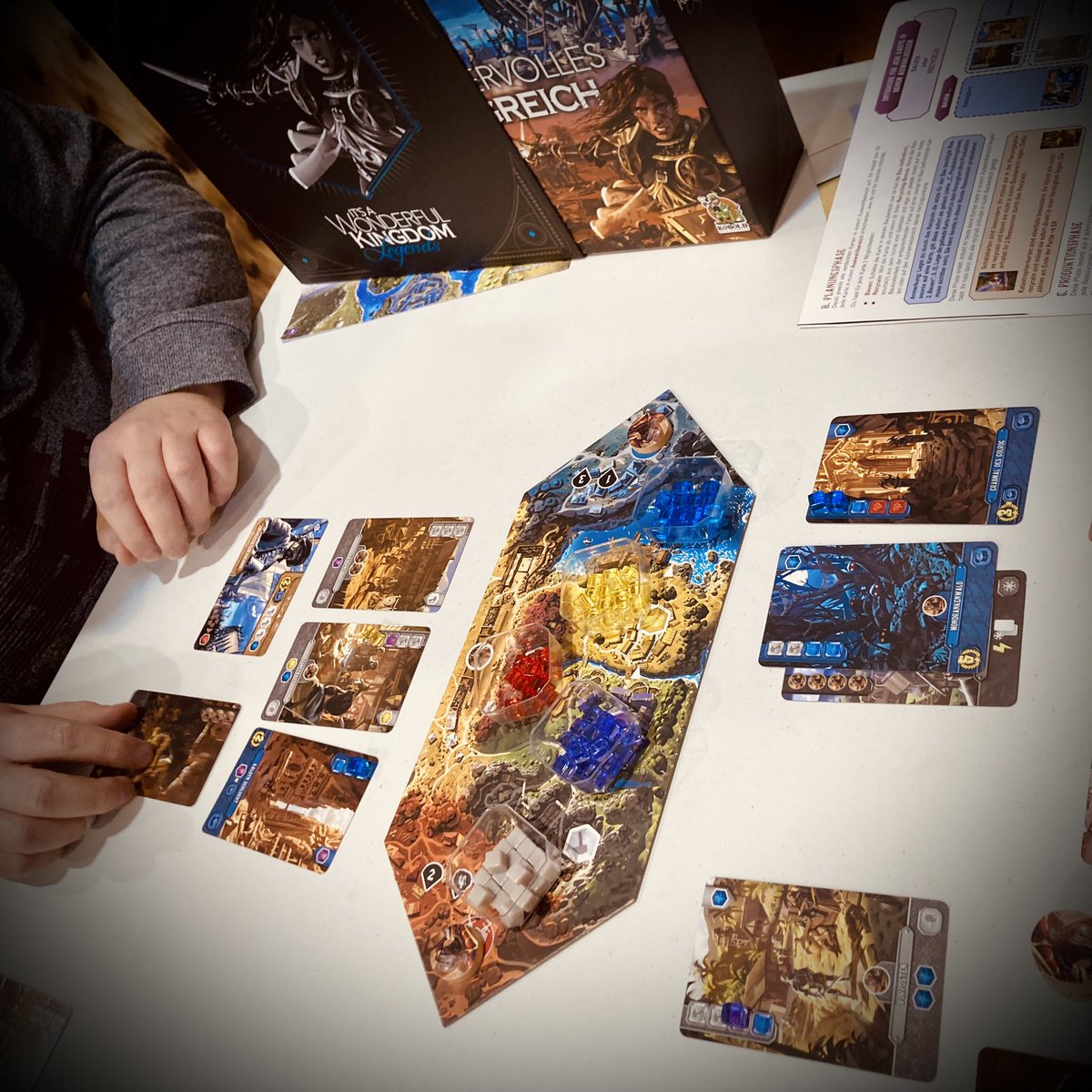 Also playing Frédéric Guérard’s It’s a Wonderful Kingdom for the first time. A fast but intense card-drafting engine builder about converting stuff into other stuff into victory points… erm, building a kingdom I mean. #SPIEL22