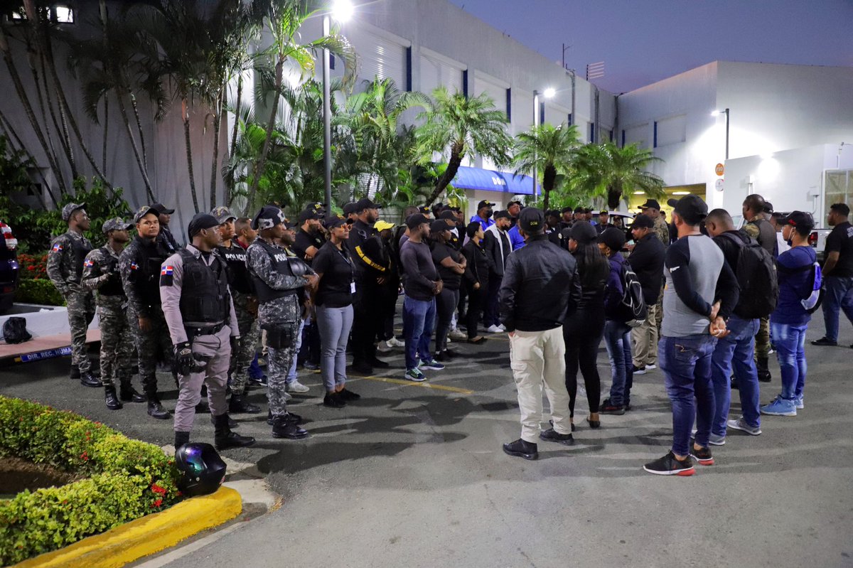 Hoy continuamos trabajando arduamente  con la realización de operativos de interdicción en el Gran Santo Domingo; Reiteramos que la soberanía y seguridad tanto de nuestra frontera, como de todo el territorio nacional es prioridad.