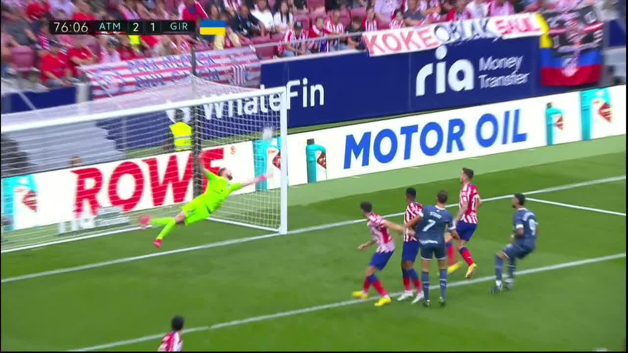 WHAT A SAVE OBLAK 😮”