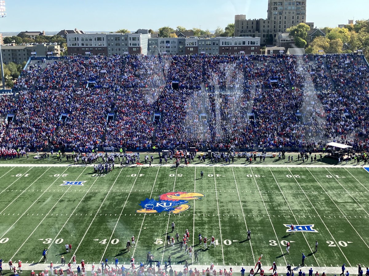 vgregorian's tweet photo. At kickoff in Lawrence https://t.co/nomQW8CeCl