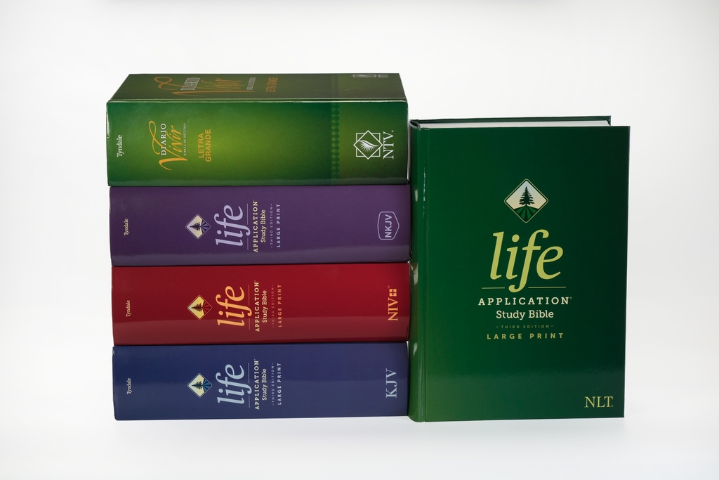 NLTverse's tweet image. We of course love the NLT, but did you know the Life Application Study Bible is available in other translations including our sister translation in Spanish, the NTV?

Learn more l8r.it/MhVe

#NLTBible #LifeApplicationStudyBible #ReadStudyApply