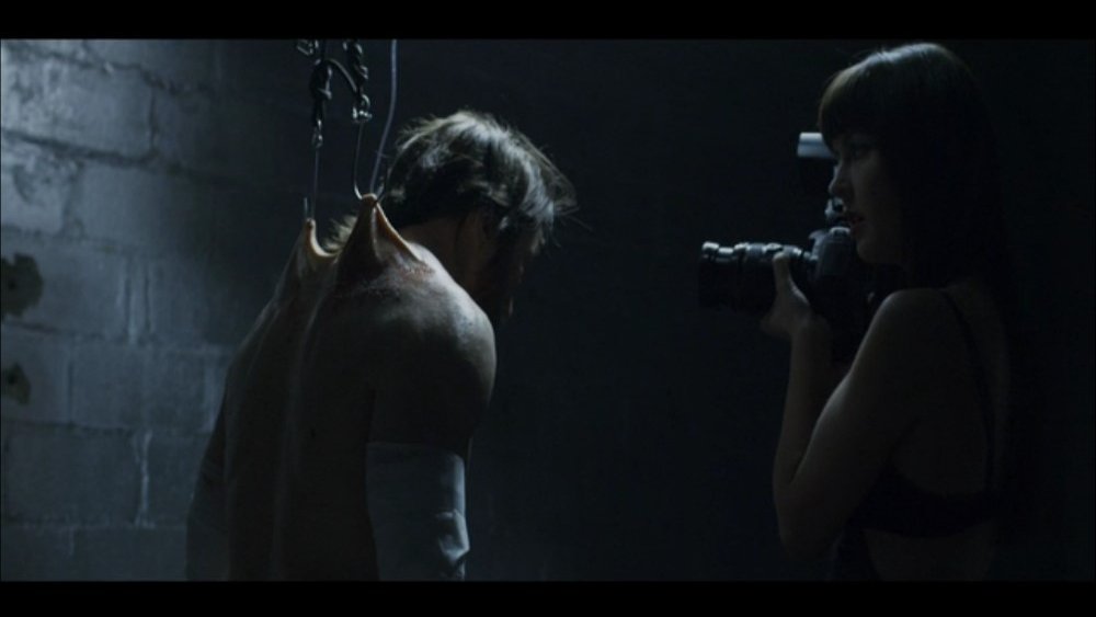 JohnoftehDead's tweet image. AMERICAN MARY (2013) - A struggling medical student uses her skills to make a living performing extreme body modifications. Peep this for great gore and my teenage crush Katharine Isabelle! Stream via Shudder/Tubi. #spookySZN