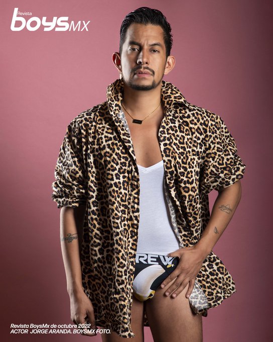 WOW! ? ?l aceptó nuestro candente reto y lo dejamos en un sexy calzón ??? El actor @JorgeArandaMx  es
