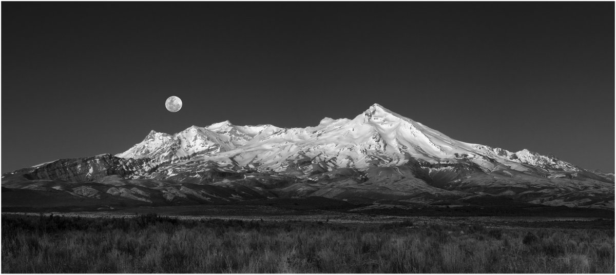 L3nsCap's tweet photo. Beautiful New Zealand!

#NFT #NFTCommunity #photography #PhotoOfTheDay https://t.co/b0sblYeGQ0