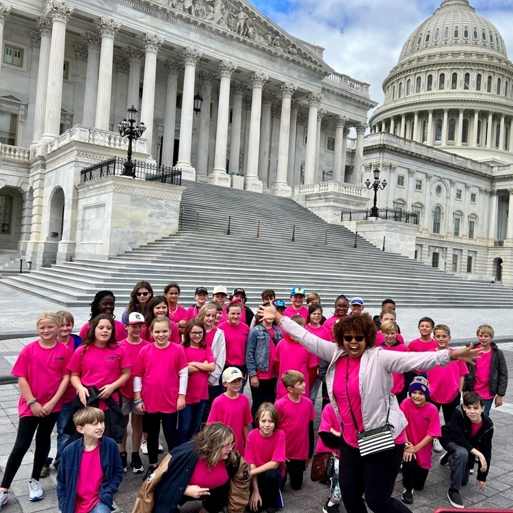 TGScottElem's tweet photo. These MoCo 5th graders got an early start for their Fall Break adventure in DC & are already making the most of it! #5thgradetrip #dcadventure #knightstigersandbears https://t.co/BZq0J2CZoF