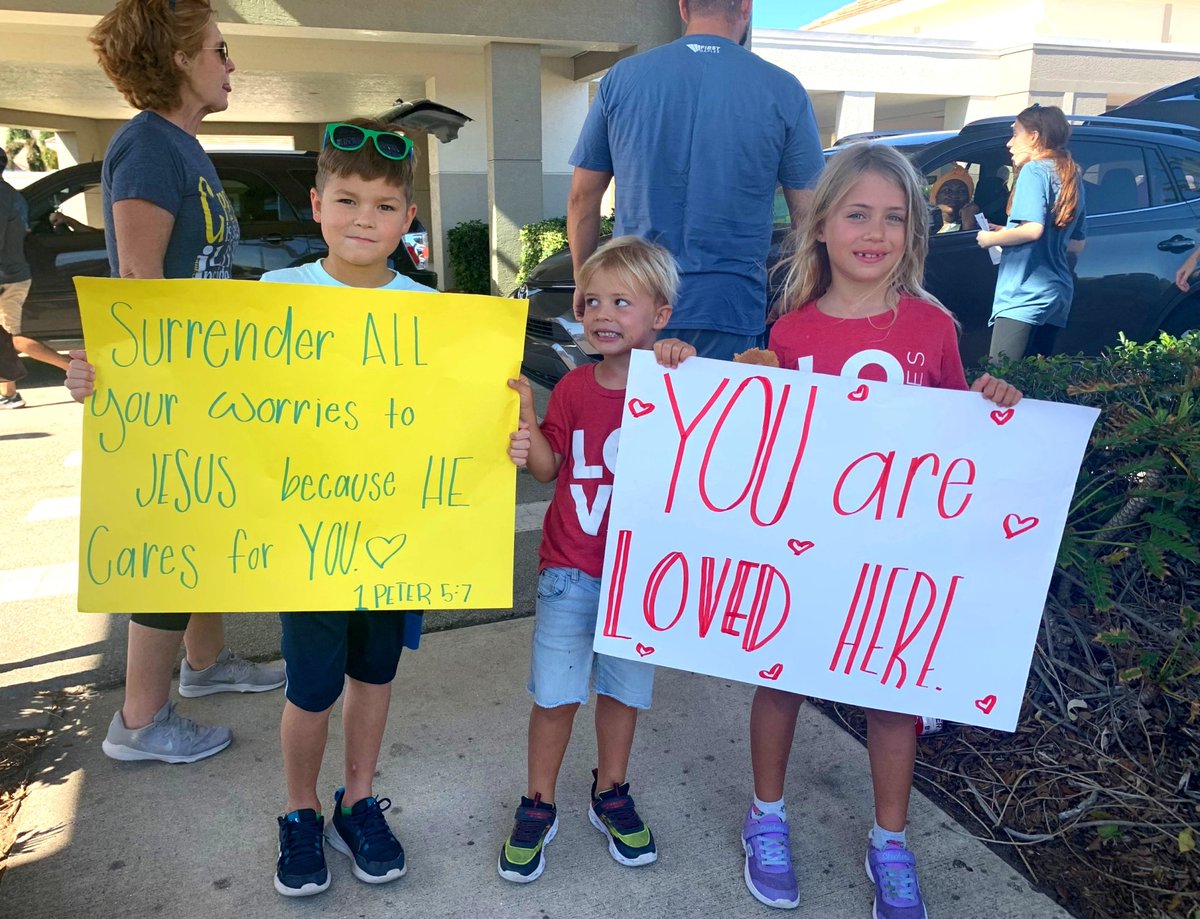 One_MoreChild's tweet photo. Children at FBCNaples showing some love to those impacted by #HurricaneIan. ❤️

One More Child continues to partner with organizations to bring light to the community. 🙏 Thank you to the 150 volunteers who served this morning! https://t.co/zfjSfrG0ev