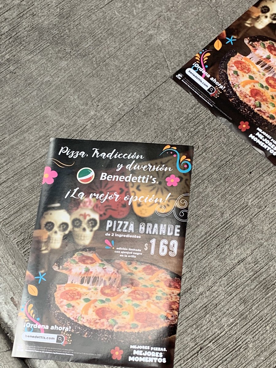 chuchoti0r's tweet photo. @Benedettis_Piza son unos cerdos para hacer publicidad.
Esto ocurre de 2 a 3 veces al mes!! https://t.co/EwglpMmqbK