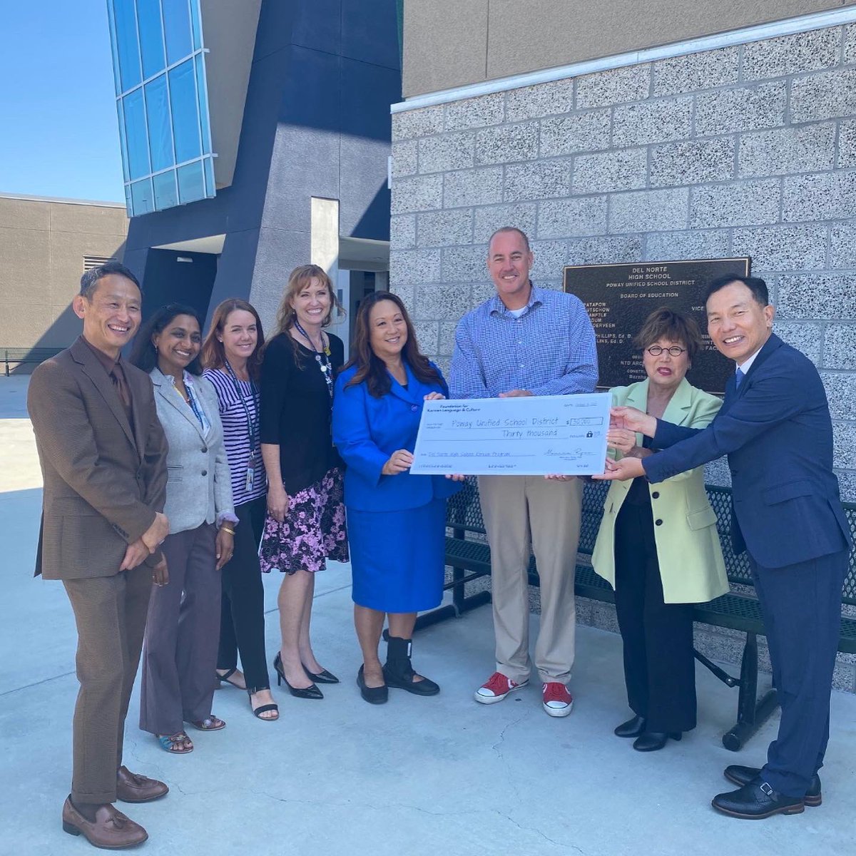 Foundation4KLAC's tweet photo. FKLAC and KECLA signed an MOU with Poway USD who will open Korean language courses at Del Norte High. Pictured here include KECLA director,Foundation President, Poway Superintendent, Global Language Director, Principal of Del Norte High School, and Board Member. https://t.co/OKm6iImZGY