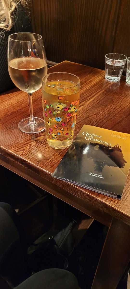 constanzachorus's tweet photo. A well earned drink after a wonderful concert!
Well done everyone... Next up, Christmas ๐
#PostConcertFeels #Proud https://t.co/T7hiLdumis