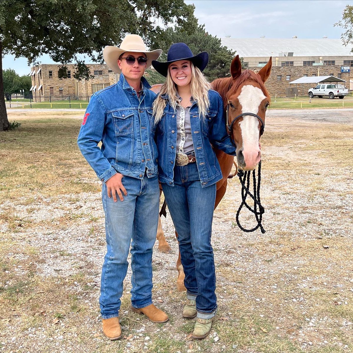 rachelslathar's tweet photo. Sure am blessed to show a mare with such a big heart. Suga Momma pulled a check for 2nd in the 15k am today. Thank You Lord🙌🏻 https://t.co/O78WHdG8EM