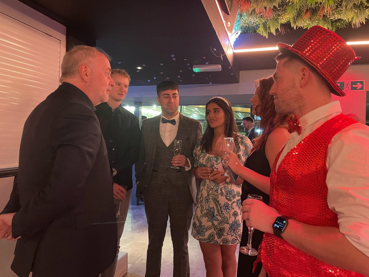 Pleasure to meet the inspiring volunteers and student leaders at the Students Union’s Bubbles before the Ball event tonight.  <a href="/LSU_Action/">Ellie Southern</a>  <a href="/LSU_Rag/">Jas Swanston</a> <a href="/LSU_Democracy/">Danny Smith</a> <a href="/LSU_Enterprise/">Toyin Kukoyi</a>