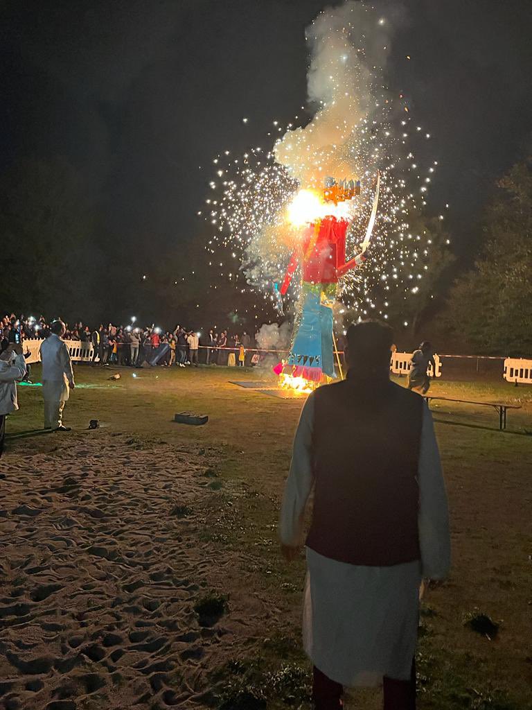CGIFrankfurt's tweet photo. Grand #Dussehra2022 celebrations in #Frankfurt by Hindu Cultural Centre &amp; Hindu Temple with thousands of Indian community reps. witness to #Raamlila and #Raavandahan @MEAIndia @IndianDiplomacy @MinOfCultureGoI @iccr_hq https://t.co/ijcmQmQ8SJ