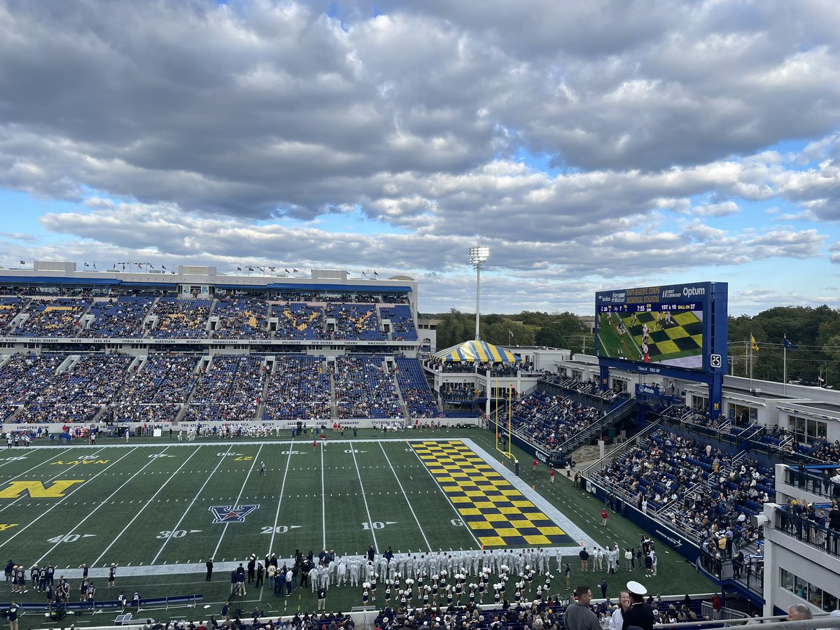 ToriBayless's tweet photo. #GoNavy https://t.co/qqyKH8rmpt