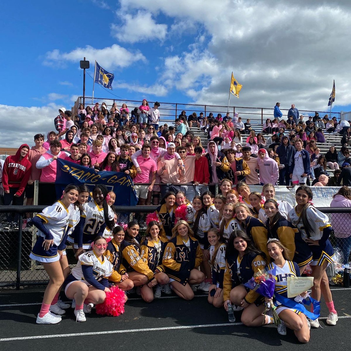 Homecoming 2022-23!!
Congrats to Queen Kira Wendler, King Mo Meqdad, Miss Congeniality Jovita Joseph, and Mr Nice Guy Kartev Trivedi!