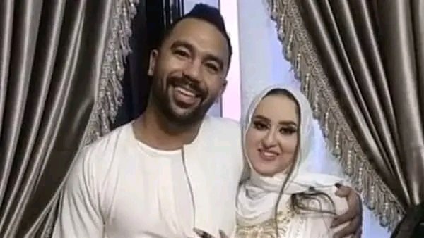 EmySarhan10's tweet photo. فاكرين عروس الإسماعيلية الشهيرة اللي زوجها وأهله ضربوها علقة محترمة يوم الفرح أمام الكوافير بعد خناقة كبيرة وبعدين اتصالحوا .. وناس كتيرة قالوا مش هتكمل وهيكون فيه مشاكل تاني .. 
النهاردة وبعد 8 شهور زواج .. راحت عملت له محضر في القسم .. ضرب وتعدي واحتجاز وقصص كتيرة .. https://t.co/hDAyjedmIl