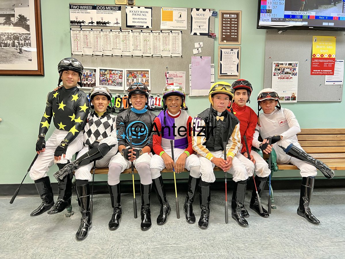AntelizJr's tweet photo. Debut del Aprendiz Venezolano 🇻🇪Leandro Briceño Junto a sus Colegas @SONNYLEON1 @menesesjockey1 @JockeyVasquez @LeojockeyReyes @JaramilloJockey y el Tendón Pérez 🇻🇪 en @GulfstreamPark @JockeyTack #HorseRacing https://t.co/yiYlNcr4ci