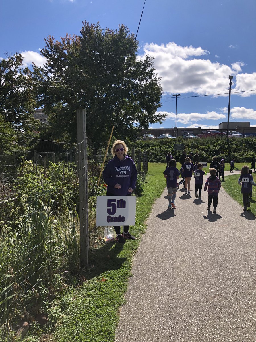 Thank you to the ⁦<a href="/lkwdlincolnpta/">lkwdlincolnpta</a>⁩ ⁦<a href="/LkwdSchools/">Lakewood OH Schools</a>⁩ members that orchestrated today’s Fun Run, and to all of the staff, students and families that contributed to this joyful, communal experience!