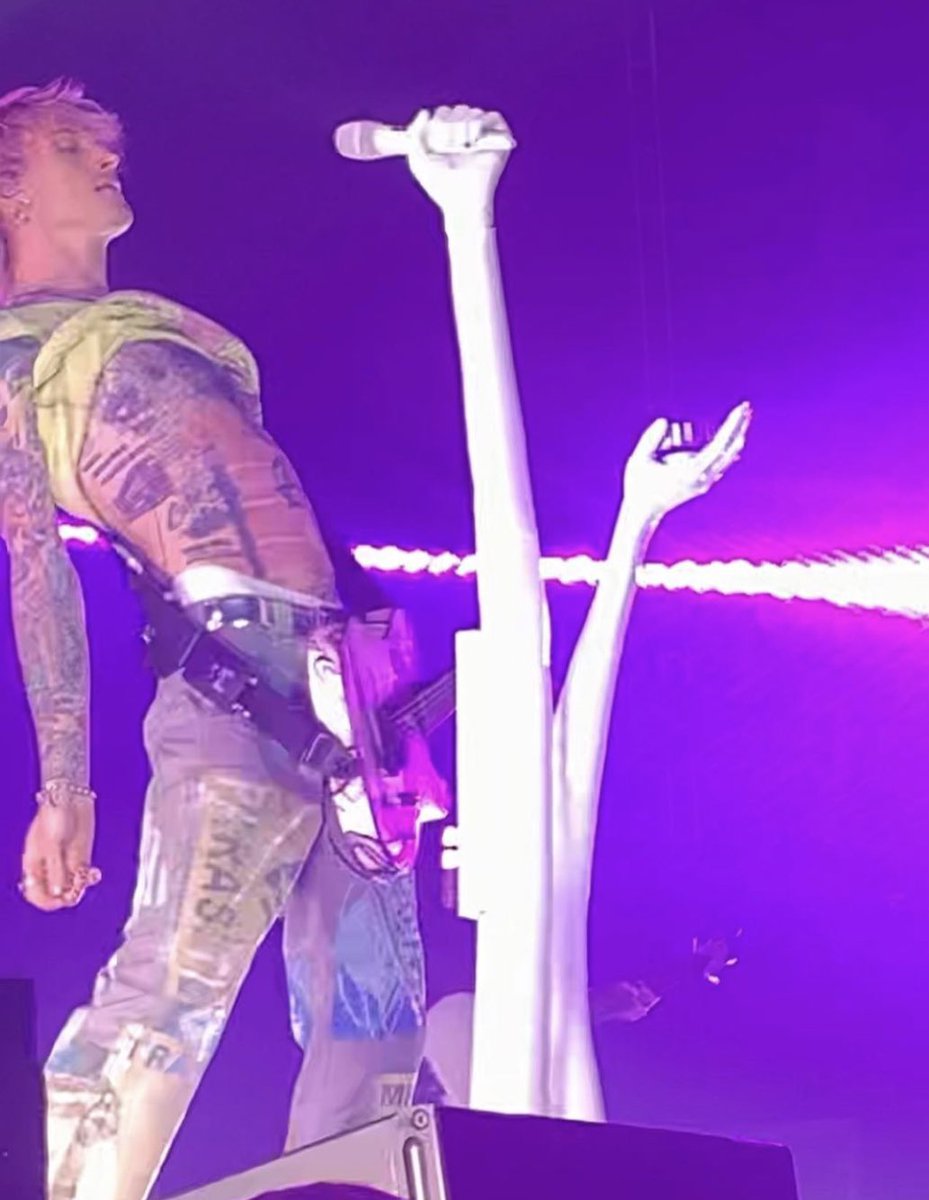 rach 😇 tweet media