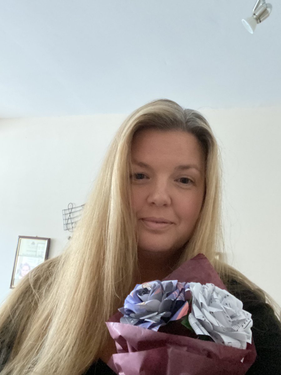 Helen Robinson tweet media