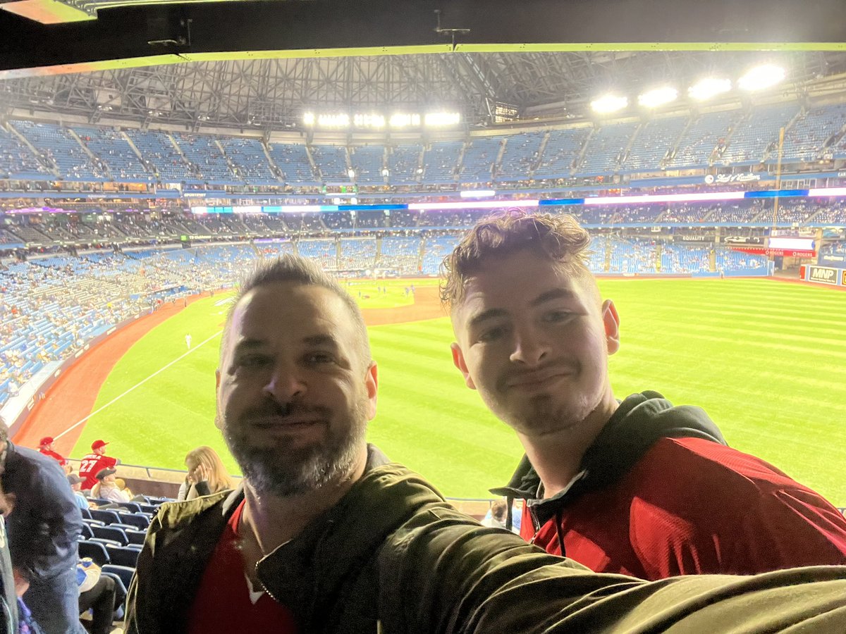 There Teo way we are losing..up 4-0! #BlueJays