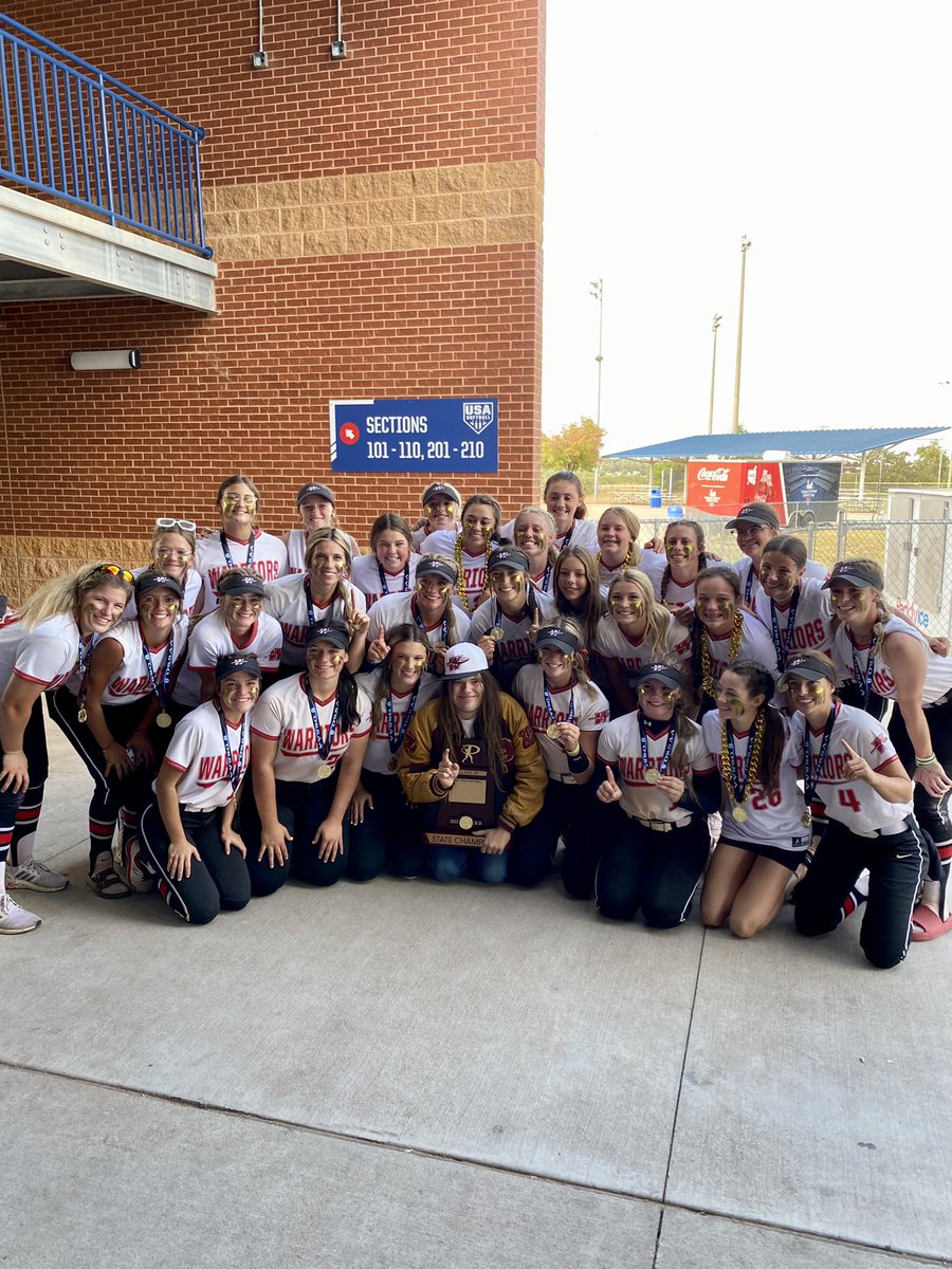 dubtownsoftball's tweet photo. STATE Champs with our biggest fan @thecooldude52 Thank you for covering Washington softball!! https://t.co/IpvWSadEIG