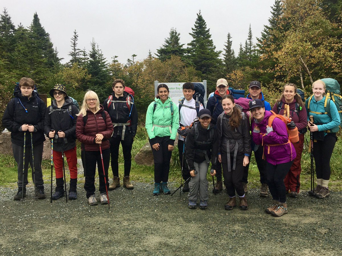 MsPhillipsSPJH's tweet photo. Thanks for the invite to hike 🥾with some awesome students!! @mme_blundon Your dedication to the Duke of Edinburgh Program is inspiring!! @SPJHPythons @dukeofednl @EastCoastTrail https://t.co/YJr0m8qhyy