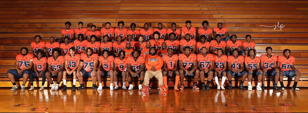 LB_BurtonSr's tweet photo. So proud of my son and @wscougarsfb they are GLAC Champions ! They beat Hammond Central 42-23
#PawsUp #GaryStrong #football https://t.co/nvVlio0qCA