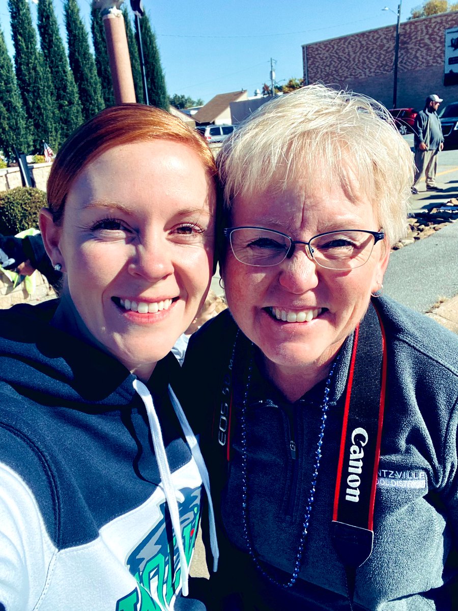 ABuhr_WSMS's tweet image. An awesome @WSDinfo Homecoming Parade followed by some Jr Wolves Football! Love watching our students play! #WeAreWentzville #LetsGoWolves #WSMSWolves #ThePack