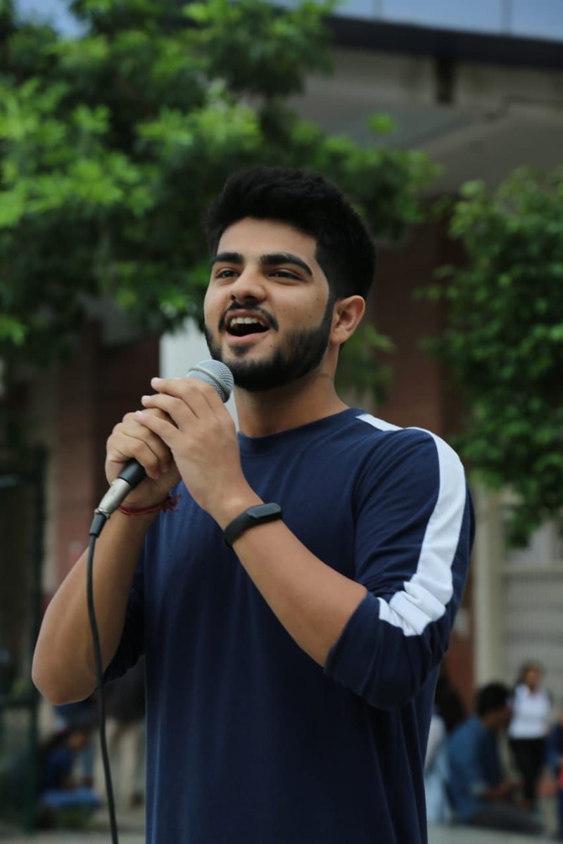niet_grnoida's tweet photo. Segue Design Thinking Challenge
Day 2: Brain Busters
An event to represent your Thinking skills
.
.
#Segue #designthinking #challenge #designthinkingchallenge #skills #thinkingskills #innovation #niet #nietgreaternoida https://t.co/lxKdlWuIOT