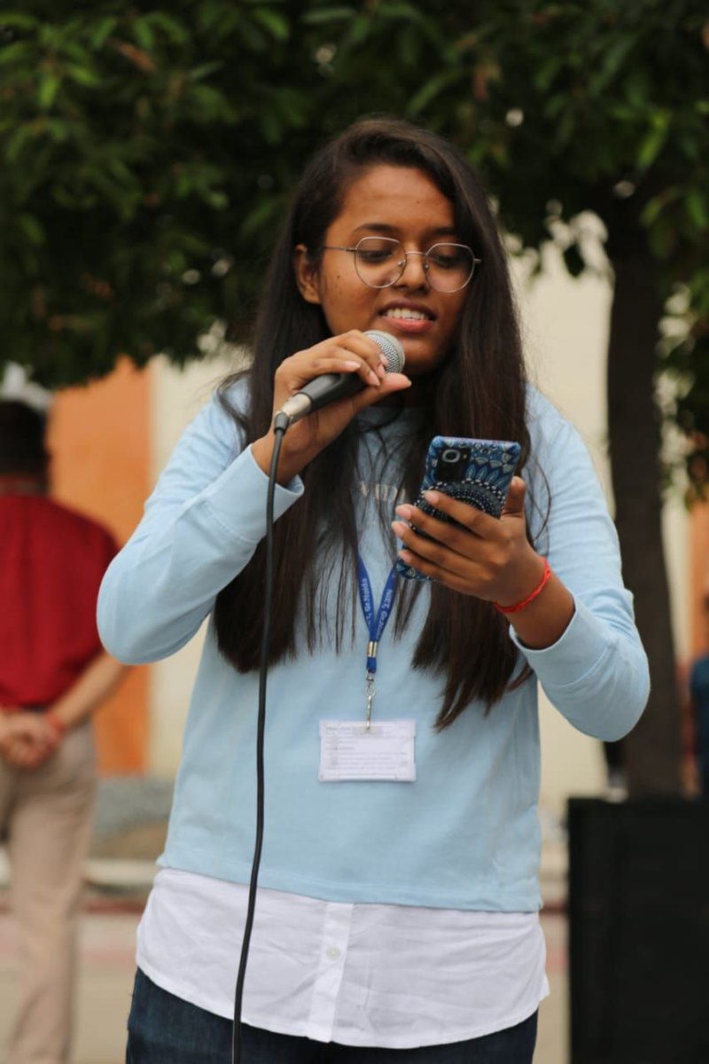 niet_grnoida's tweet photo. Segue Design Thinking Challenge
Day 2: Brain Busters
An event to represent your Thinking skills
.
.
#Segue #designthinking #challenge #designthinkingchallenge #skills #thinkingskills #innovation #niet #nietgreaternoida https://t.co/lxKdlWuIOT
