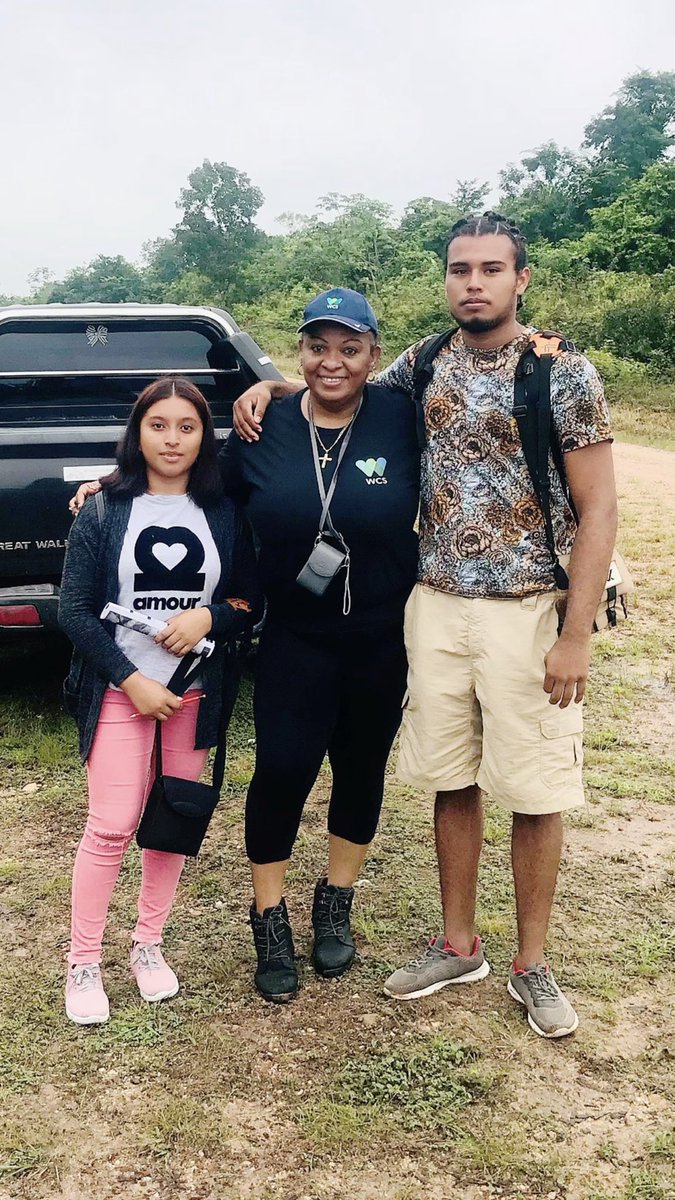 Ladydfrombelize's tweet photo. Weekend #birding with students of the #MFC as well as a couple members of the UB’s #Environmental Club! https://t.co/rUzZNVVIho