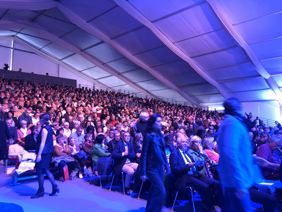 Début de la cérémonie de clôture avec <a href="/nicolaspoincare/">Nicolas Poincaré</a> . Dans quelques minutes la proclamation du Prix des lycéens et apprentis de <a href="/RegionNormandie/">Région Normandie</a> #pbcn2022