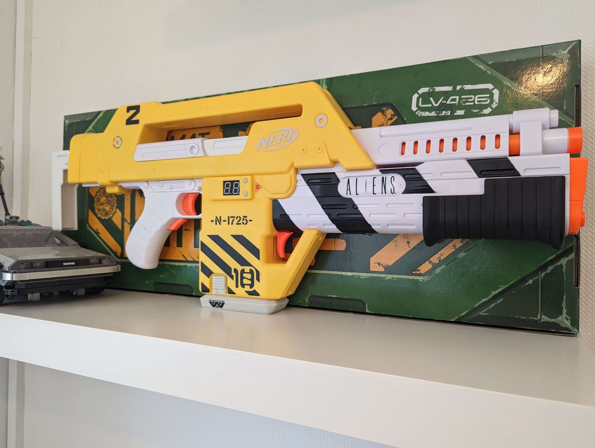 SunscorchCalvin's tweet photo. "I wanna introduce you to a personal friend of mine. This is an M41A pulse rifle..."
#Alien #Aliens #Armat #Hasbro #HasbroPulse #Nerf #ColonialMarines https://t.co/Sb0clRzkxZ