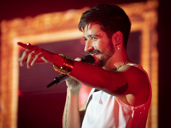 Por qué <a href="/CamiloMusica/">Camilo</a> canta en un acto que exalta el colonialismo español en Madrid? 
Abrimos hilo 👇🏽
Post en colaboración con <a href="/chibchombias/">Chibchombias</a>